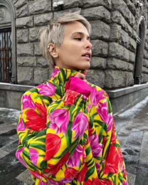Lyubov Aksyonova Instagram - Стабильно меняюсь.