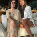 Márcio Garcia Instagram - Hoje é dia de agradecer às mulheres mais importantes da minha vida! Obrigado mãe, por me dar a vida, por ser presente desde sempre, por ser essa pessoa tão cuidadosa, generosa e amável não apenas com seus filhos mas com todos! Gratidão! Obrigado Andrea, minha companheira de vida que me deu os quatro maiores presentes de nossas vidas! Obrigado por todo cuidado com todos e por ser tão presente apesar dessa agenda lotada! Quero aproveitar pra mandar um beijo à todas as mães do Brasil e em especial para as mães do Rio Grande do Sul, mães que estão, mais do que nunca, mostrando toda sua força, sua resiliência e sua capacidade de superação! Que vocês possam, o quanto antes, estarem no conforto e na segurança de seus lares! Que Deus as abençoe! #felizdiadasmaes