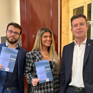 Mélanie Amar Instagram - Merci aux deputés @arthurdelaporte & @stephane.vojetta pour cette audition à l’assemblée nationale ⭐️ 

À toute ma communauté, mes copines, mes stars, sachez que je m’excuse si vous avez ete blessés, par un de mes anciens placements de produits. 
Ce n’etait pas mon intention de faire quelques choses de mal. 
 En tout cas sachez que depuis 1 an, et demi que je fais tres peu de placement de produit et je vais continuer dans ce chemin la ! 
Je vous promets de vous proposer uniquement des bons plan de qualité et surtout vous faire rire au quotidien💕. 

Etre aussi influencer, c’est reconnaitre ces erreurs et s’excuser quand il le faut , pour etre une meilleure personne pour vous ..

Je vous aime mes potos d’amour ❤️
Tous pour la lois des influenceurs 😁🙏
