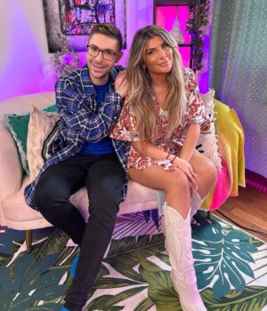 Mélanie Amar Instagram - Mel💛
Rendez-vous sur YouTube pour découvrir les 2 parties de son interview. ✨⚡️