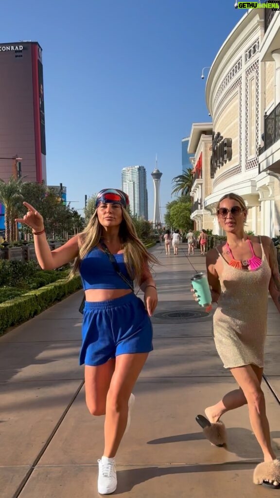 Mélanie Amar Instagram - LAS VEGAS PARADISE 🤩