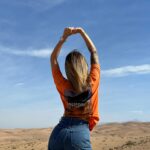 Mélanie Orlenko Instagram – Desert 🌵🐪 🧡
Ref de ma tenue @sheinfrance_ :
Cottnline T-Shirt Cocotier Et Lettre : 23380624
SHEIN Tall Jean Droit À Poche : 23083219
Avec mon code : BFMELANIE
-15% dès 29€ d’achat, -20% dès 69€ d’achat sur tout le site français @sheinofficial  #SHEINblackfriday #SHEINGoodFinds #SHEINforAll #loveshein #saveinstyle #publicité 
Collaboration commerciale rémunérée