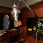 Mélanie Thomas Instagram - Nothing makes me happier 🦋 #studio #recordingstudio #melaniethomas Currently recording a new style of song for me, the result is just incredible, stay tuned 🙇🏽‍♀️