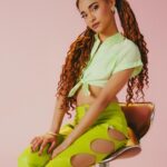 Mélanie Thomas Instagram - I love your smile MV is out now!! Go Check it out