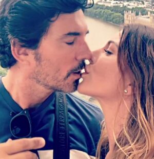 Mónica Ayos Instagram - 🎞️♥️⏳This is us⏳♥️🎞️
Pasado y presente
@diegooliveraok ❤️‍🔥