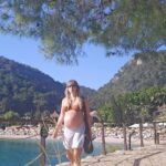 Müge Boz Instagram - Haftaya 8 aylık göbişimle girsem, ne yapabilirsiniz ki 🤭🥰🫶 #34weekspregnant