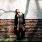 Müge Boz Instagram - Last call 🤰🏼 . Doğum zamanı yaklaştıkça etraftan sıkça duyduğum bir laf var; Allah kurtarsın🤨 Hamilelik neden bazılarının gözünde kurtulunması gereken bir şey? Doğum yapacak bir anneye hapishanedekilere de söylenen cümlenin aynısının söylenmesinin onu daha da panikleteceğini kimse düşünmüyor mu? Neden hamilelik ve annelikle ilgili bu olumsuz söylemler dilimize yerleşmiş? . Bu düşüncelerle son haftama giriş yapıyorum 😇🧿🙏 📸 @camiruizlora from Berlin 📍 Styling 🌹 @berilkayar