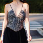 Müjde Uzman Instagram – From #mipcom2024 
Dress: @zeynepkartalofficial
Saç: @sabitakkaya
📸: @bettymazalto_photography
