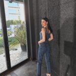 Müjde Uzman Instagram - 🏙️ Styling: @tambirleydi Denim on denim @levis_tr Shoes & neclace: @mango #reklam