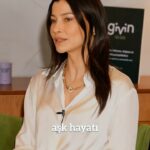 Müjde Uzman Instagram – #GivinTalks’un bu haftaki bölüm konuğu, @kizilcikserbetitv ‘nin Alev’i, çok sevgili destekçimiz @mujdeuzman ile keyifli bir hayat sürmenin sırlarını, hataları ve öğrenimleri konuştuk!💎❤️

Projemizin amacı olan, gelirleriyle @turkegitimvakfi ile genç kızların eğitimini desteklediğimiz Müjde’nin Givin için ayırdığı şahane parçalara profilimizdeki linkten ulaşabilirsiniz.🛍️🦋

@mujdeuzman | @givin.co | @kanyon_da | @hellodergisi | @rivus.com.tr | @turkegitimvakfi | @basaksucuka 

#kızılcıkşerbeti #givinco #GivinTalks #turkegitimvakfi #müjdeuzman #eğitimedestek