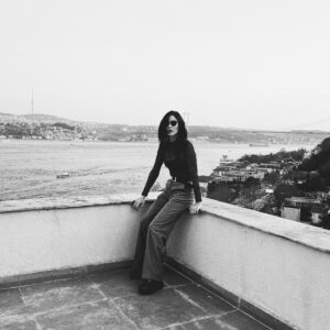 Müjde Uzman Instagram - 🦇
📸: @seymasay