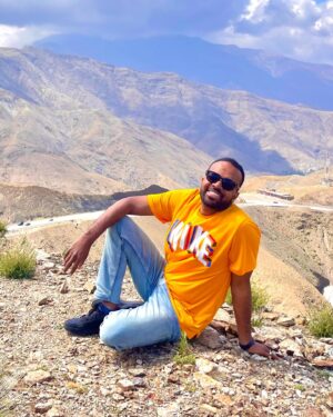 MOHAMED BASSOU Instagram - جائزة سنة 2023 لأكثر مضحك مغربي داز فتيشكة، شكرا أسعار  البنزيين🎁🎁🎁🎁