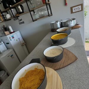 Maíra Azevedo Instagram - Hoje é dia de festa aqui…Dia de comer gostoso e conversar bastante e de dar boas risadas
