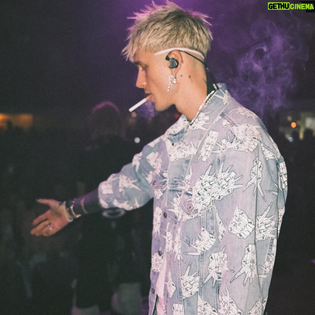 Machine Gun Kelly Instagram - genre : ohio boys