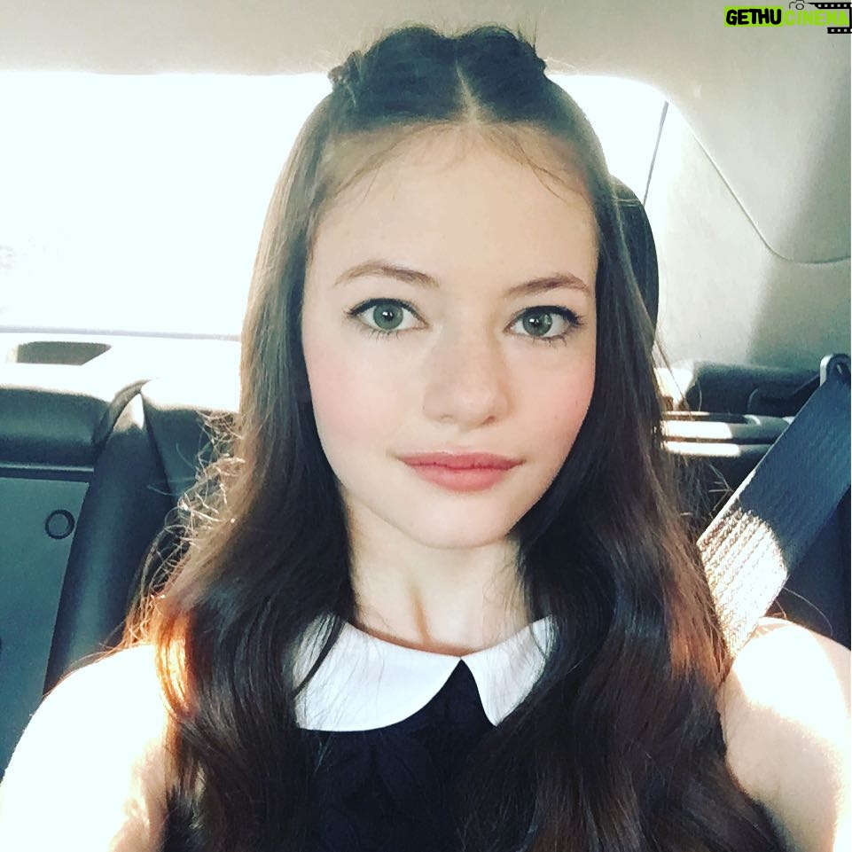 Mackenzie Foy Instagram - I had so much fun on #ktla ! Thank you to the amazing @coleencampbellolwell and @ryanrichman for helping me with my look💜 #thelittleprince #aqua