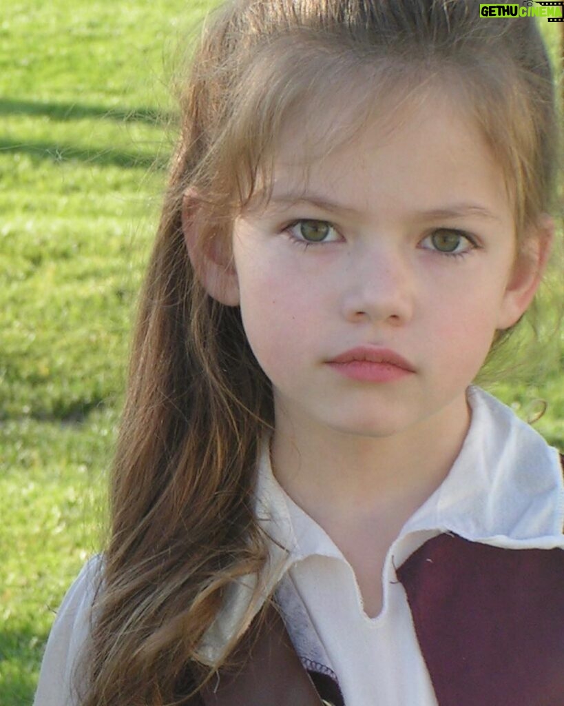 Mackenzie Foy Instagram - Happy Halloween!!! Here is a picture of when six-year-old me dressed up as Elizabeth Swan for Halloween🎃