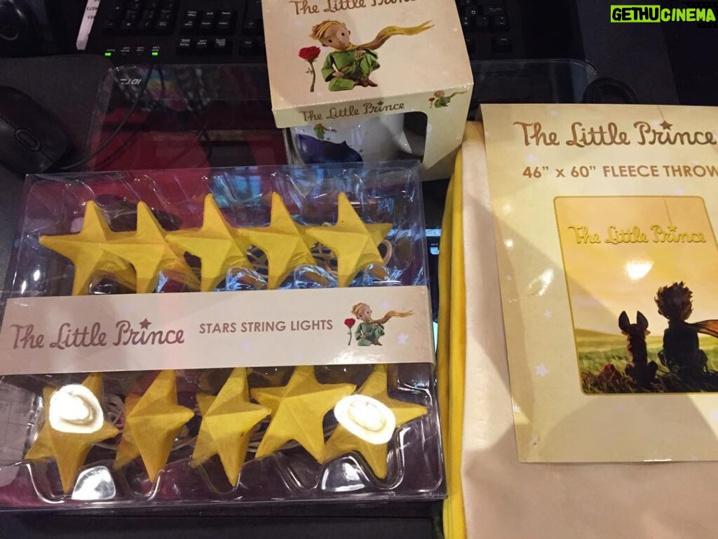 Mackenzie Foy Instagram - I was shopping and found these at @hottopic !!!!! #thelittleprince @oddborne