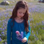Mackenzie Foy Instagram - #tbt to little me at a photoshoot for @garnethillpics