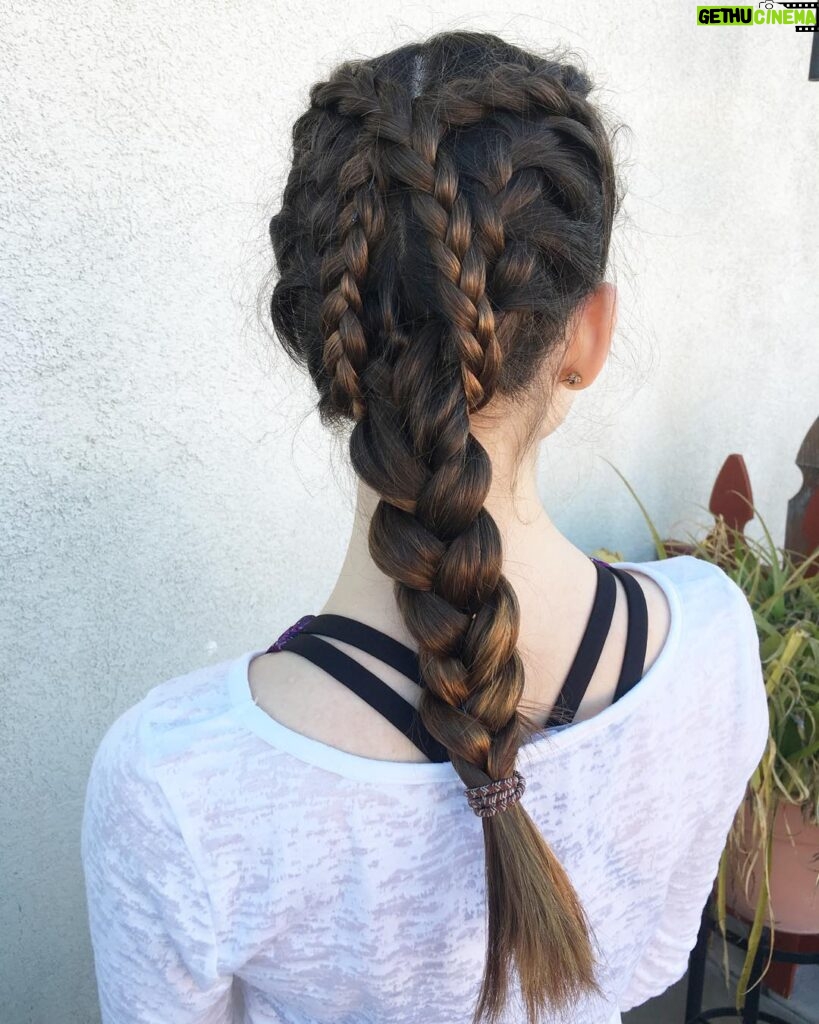 Mackenzie Foy Instagram - I got a little fancy with my braid for Tae Kwon Do tonight🤗👊🏻👊🏻👊🏻😝
