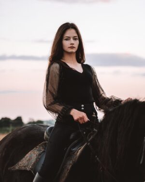 Mackenzie Foy Thumbnail - 221.5K Likes - Top Liked Instagram Posts and Photos