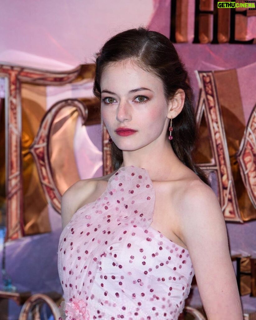 Mackenzie Foy Instagram - Yesterdays @disneysnutcracker London premier was pure magic!✨ I can’t believe the film has been released today!!💜🗝