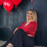 Madeleine Matar Instagram - إطلالتي بالأحمر بتعكس روح الحماس والثقة اللي جواتي. هاللون مش بس لون... هو تعبير عن شخصيتي وقوتي. ❤️ #مادلين_مطر #MadeleineMatar - Photography & concept: @elieabouantounn @trendymindsfr Makeup & Hair: @eliefares.beauty