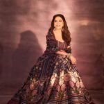 Madhuri Dixit Instagram - Eyes that tell a thousand stories ❤️ #monday #mondaymotivation #photoshoot #photooftheday #dancedeewane