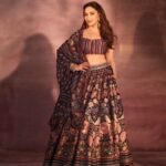 Madhuri Dixit Instagram - Eyes that tell a thousand stories ❤️ #monday #mondaymotivation #photoshoot #photooftheday #dancedeewane