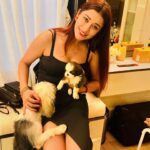 Madhuurima Instagram - Wanna say two cuties in one frame ?? 😍😍 #dog #doglover #doglovers