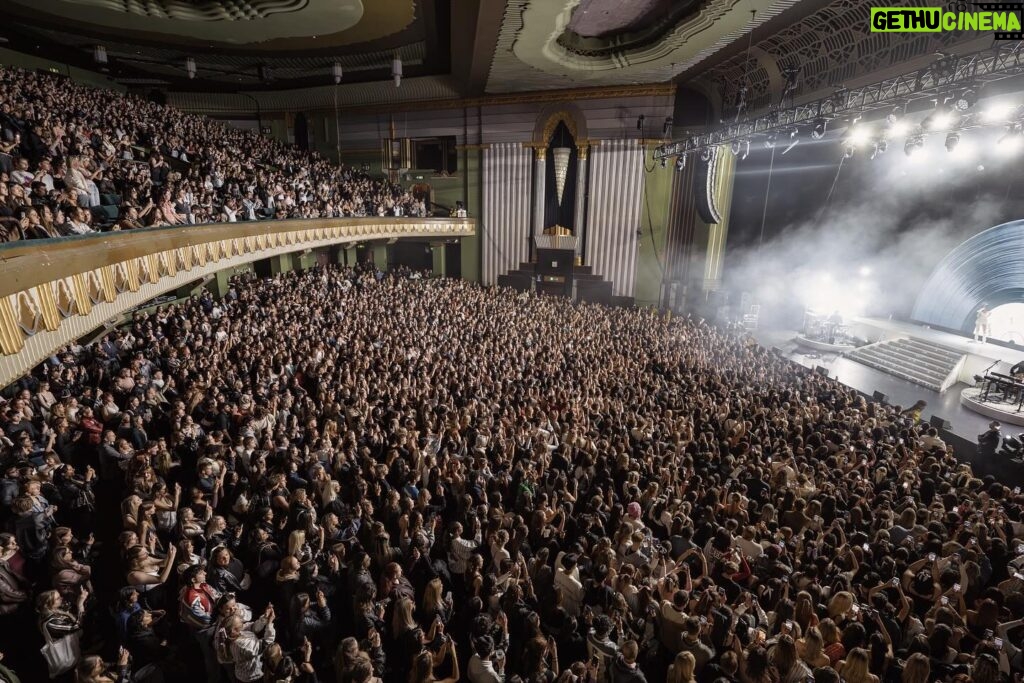 Madison Beer Instagram - !!! first four in the UK !!! my goshhhh 🪄 london night 1, glasgow, manchester and birmingham thank you so much. london i will see you in a few days for night 2 - leeds you’re next <3