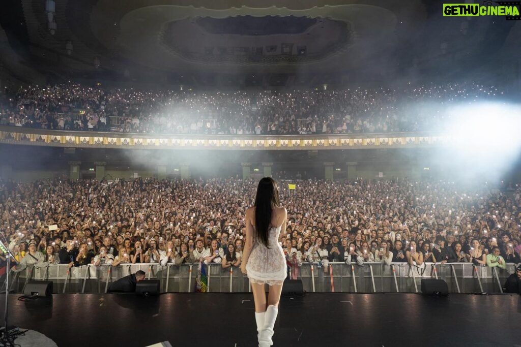 Madison Beer Instagram - !!! first four in the UK !!! my goshhhh 🪄 london night 1, glasgow, manchester and birmingham thank you so much. london i will see you in a few days for night 2 - leeds you’re next <3
