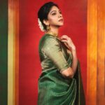 Madonna Sebastian Instagram - 🙏🏻 Outfit @raimesboutique_bridalcouture Jewellery @m.o.dsignature @galattadotcom 📸 @anupamasindhia @livingin24fps @mizubackdrops @jaindavid Hair @soverpukhrambam Makeup @sabityumnam With @shakeer_mohamed_ #indian #indianwear