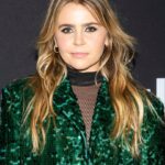 Mae Whitman Instagram - PREMIERE FOR UP HERE WHICH IS STREAMING NOW I FELT LIKE GOD DAMN LIZA MINELLI THANK U EVERYONE I love everyone #uphere @uphereonhulu @hulu @gpcbeauty @anthonycampbellhair @tata__LA @stuartweitzman @deborahfergusonstylist