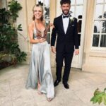 Maggie Civantos Instagram - Días de un poco de todo… de princesa a granjera… Sunflowers, wedding, farm and lovely people … Somerset, England