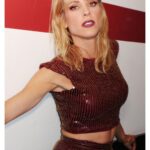 Maggie Civantos Instagram - Hace dos dias preparándome para una noche especial de premiere de @eljuegolapelicula_ Gracias @ivangomez @goldwell_es por ser parte de mi equipo y mimarme tan bien! ❤️🌹 @virginiavald eres maravillosa Just two days ago I was getting ready to the avant premiere for our movie… thanks to my team💋 Madrid, Spain