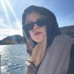 Maggie Civantos Instagram - … #bariloche ☀️ 🐎🍫🌍🤍🇦🇷 entre lagos, caballos y cerveza. @hotelsoldelnahuel.bariloche @may_ariadna 🫶🏼 Bariloche, Argentina