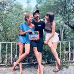 Maggie Civantos Instagram - #shootingday Hoy hemos rodado Relación Abierta que forma parte de la peli #historias 🎥… una vez más lo hicimos…gracias @pacosepulveda @guainotproduce por contar con @bastardas_films Generosa @aura_garrido , gracias por la confianza …gustazo de compañera 💙