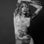 Maggie Civantos Instagram - 🎨 pintame …en el estudio de la genia @jessrodriguezphoto 🫶🏼