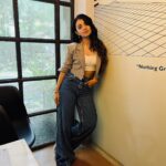 Mahima Makwana Instagram - Flashback Friday of Devika’s looks from #TumseNaHoPaayega styled fantastically by my fav @niharikabhasinkhan21 Maam on my current fav film track! 🤍 #toolatepost #nevermind #devika #tumsenahopaayega #bye