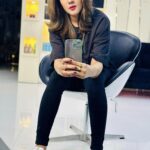 Mahiya Mahi Instagram - New hair colour by Signature Look By SAMIA I’m so happyyyyyyyy girl 😘😘😘😘
