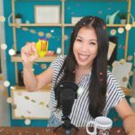 Mai Thi Nguyen-Kim Instagram - 1 Million Abonnenten bei #maiLab!!!!!!!!!! 🥳🤯❤️🍵🍪☀️ Ich bin unglaublich dankbar so eine überwältigend tolle und jetzt auch noch so eine überwältigend große Community zu haben ❤️ Als ich bei The Secret Life Of Scientists 500 Abonnenten hatte, fand ich das schon ein bisschen verrückt und hab mit dem Pinguin im Schnee gefeiert (siehe Bild 2 - ganz alte Freunde der Sonne wissen, was es mit dem Pinguin auf sich hat). Es ist ganz unglaublich und ganz wunderschön - DANKE Freunde der Sonne und danke bestes Team: Melanie, @lars.dittrich.71 und @jens.mailab ❤️ Science FTW 💪👩🏻‍🔬 #abospeciallinkimprofil