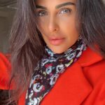 Mais Hamdan Instagram - Friday mood 🧡🧡🧡 مين بيحب ميكي ماوس ؟! 👋 #ميس_حمدان #mimitta #maishamdan #mood #friday #weekend
