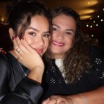 Maisa Silva Instagram - mãe, o único lugar em que eu deveria estar hoje é aqui, ao seu lado. ainda bem que deu certo. não consegui pegar a viagem inteira, mas cheguei pro dia mais especial. ver você realizando seus sonhos me deixa muito realizada. feliz aniversário, eu te amo infinito. ❤️🇮🇹 @gislainessa