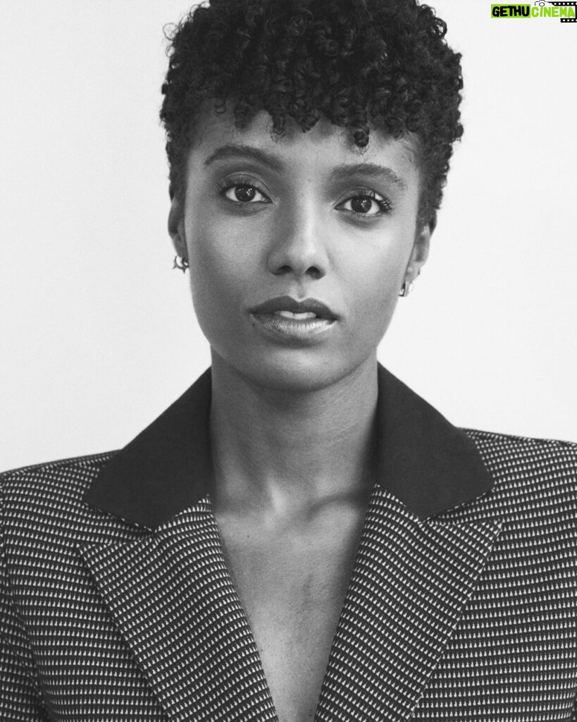 Maisie Richardson-Sellers Instagram - Thank you for a beautiful night @armanibeauty 📷 by the incredible @luciaomc 💄@adamdecruz 🌹