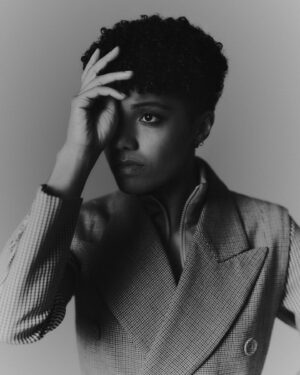 Maisie Richardson-Sellers Instagram - At your service 🛎️ 
@bypip 
@harrietnicolsonstylist 
@nickyweir_m_up