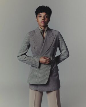Maisie Richardson-Sellers Instagram - At your service 🛎️ 
@bypip 
@harrietnicolsonstylist 
@nickyweir_m_up
