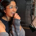 Maitreyi Ramakrishnan Instagram - but can she even sing tho?? idk but this has been in my camera roll for over a month now, so hope y’all enjoy. shoutout to my teacher who’s always pushing me to challenge myself and surprise myself🫶🏽💗✨ 🎶 Make You Feel My Love by Bob Dylan (not Adele, she covered his song. ✨the more you know✨)