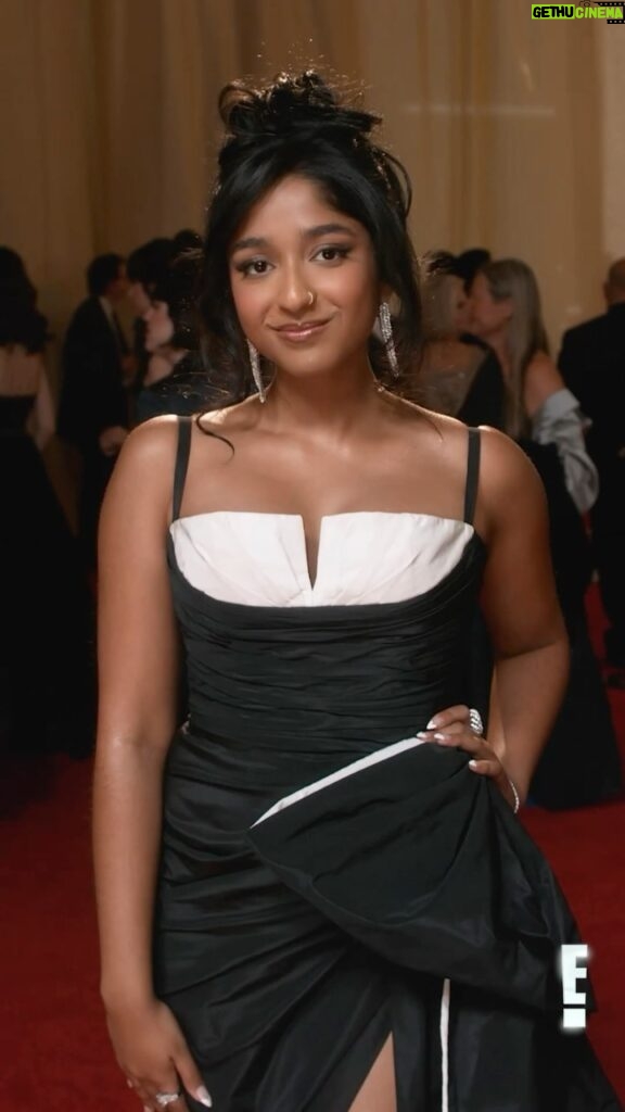 Maitreyi Ramakrishnan Instagram - Black is definitely your color @maitreyiramakrishnan 🖤 #Oscars #LiveFromE