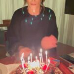 Malú Instagram - Mi deseo ha sido seguir y disfrutando la vida, mi gente, mi familia, la música… Gracias por tantos mensajes y tanto cariño! Cumplo 42 años feliz, en un escenario y con mi familia y amigos , con salud… No se puede pedir más… Vamos a por la vida mi gente! 🤟🏼❤️