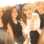 Malú Instagram - Burgooooossss!!! Q forma de disfrutar!!! Millones de gracias! Quiero volver a cantarte yaaaaaaaa!!!! 🤟🏼🤟🏼🤟🏼